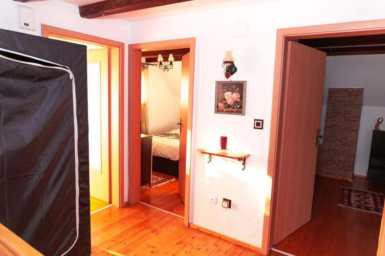 Casa Ursului Hotel Bujoreni ภายนอก รูปภาพ