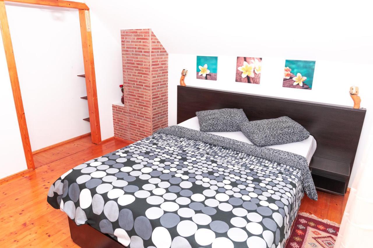 Casa Ursului Hotel Bujoreni ภายนอก รูปภาพ